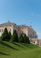 Konstantinovsky Palace