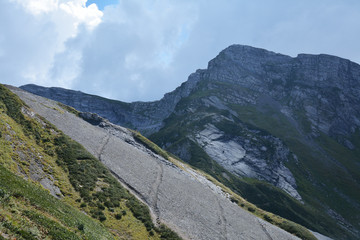 steep mountain road