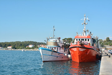 Fototapeta premium Fischerboote im Hafen von Rovinj in Kroatien