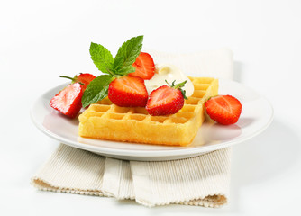Crisp waffle with fresh strawberries
