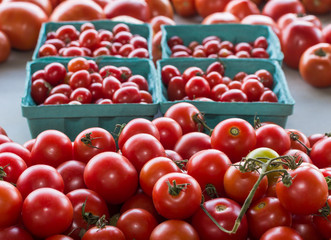Tomatoes at a produce stand 