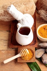 Phlai herb, Cassumunar ginger both fresh and as a powder 