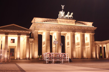 Obraz premium Pariser Platz bei Nacht