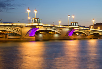 Центральная часть Благовещенского моста белой ночью. Санкт-Петербург