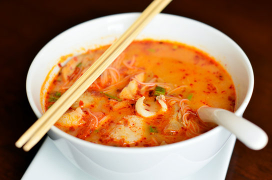 Hot and sour seafood thai noodle soup