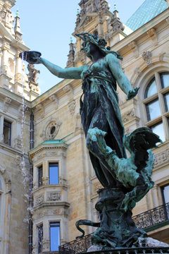 Statue of the woman, fountain
