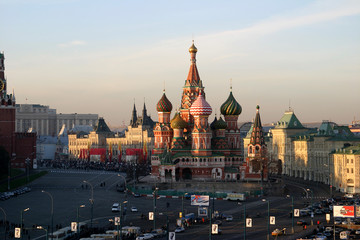 Fototapeta premium The Kremlin and St. Basil's Cathedral in Moscow