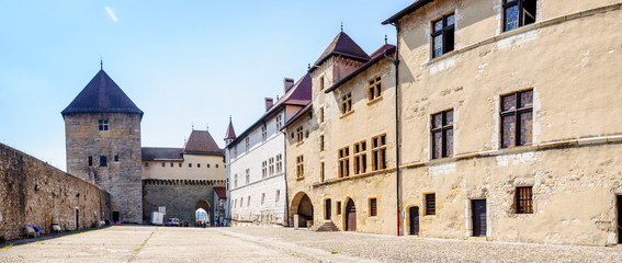 Fototapeta na wymiar Cour intérieure du château d'Annecy