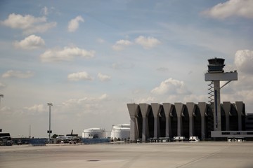 Am Flughafen