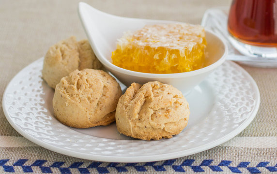 Traditional Round Shortbread Biscuits With Honey