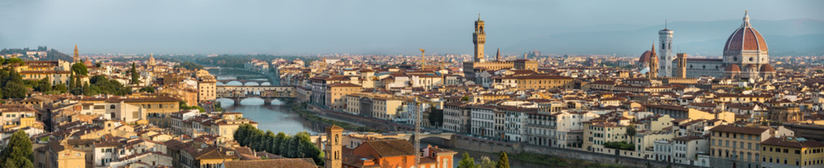 Fototapeta na wymiar Florence during sunrise from Piazzale Michelangelo