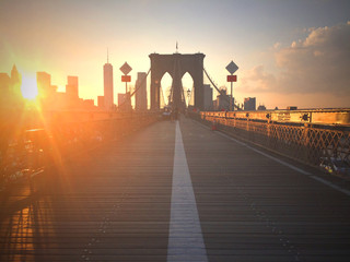 Ponte di Brooklyn al tramonto con vista di New York