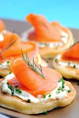 Foto op Plexiglas Smoked salmon canapes © Daxiao Productions