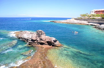 Przepiękny morski krajobraz w Playa Paraiso na Teneryfie
