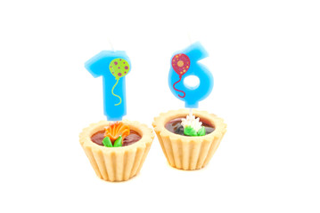 cake with sixteen years birthday candles