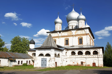 Fototapeta na wymiar Znamensky Cathedral. Veliky Novgorod, Russia