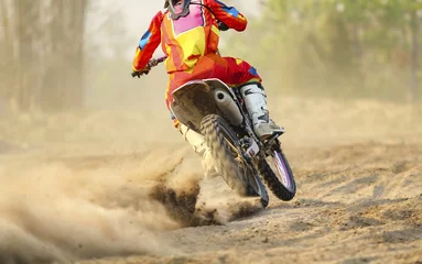 Foto auf Alu-Dibond Sandablagerungen von einem Motocross-Rennen © toa555