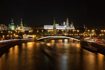 Fototapeta na wymiar Кремль ночью 3