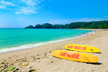 サーフボードと砂浜