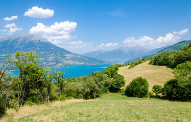 Obraz premium Summer landscape with mountain lake