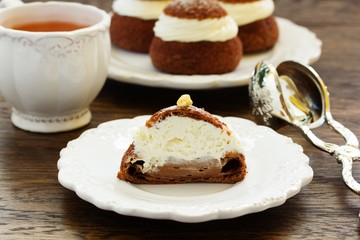 Cupcakes with coffee cream shu.