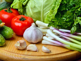 Composition with raw vegetables
