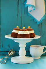 Cupcakes with coffee cream shu.