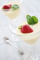 white chocolate mousse dessert