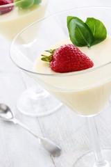 white chocolate mousse dessert