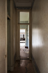 Edifícios antigos e abandonados