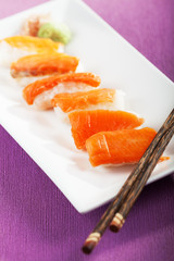 Salmon nigiri sushi