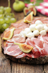 prosciutto e mozzarella 