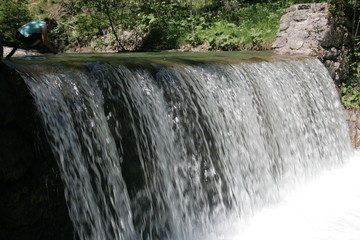 Staustufe - kleiner Wasserfall