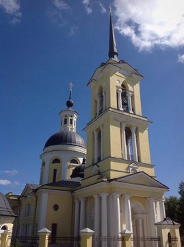 церковь с колокольней в Мосальске