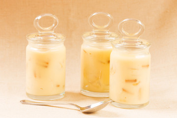 Banana pudding in the glass jars