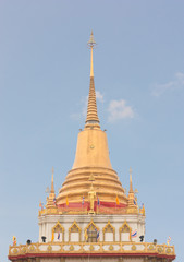 Fototapeta premium Thai style Buddhist golden pagoda