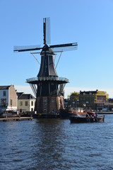 Fototapeta na wymiar Nice mill on the water, Haarlem
