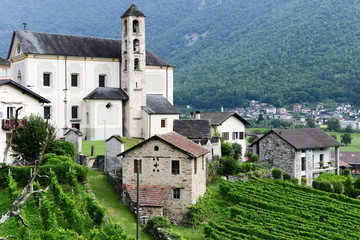 Fototapeta na wymiar Old church at Semione on Blenio valley