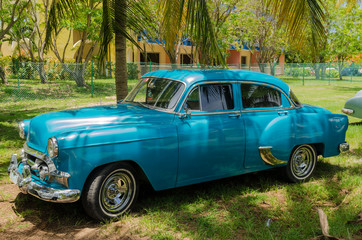 old taxi in Cuba