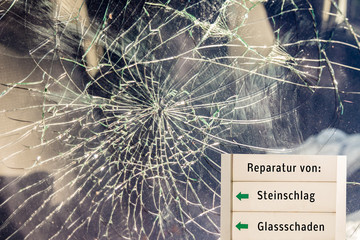 Glassschaden Reparatur Schild
