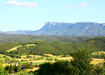 paysage,village ,vallée et vue sur 