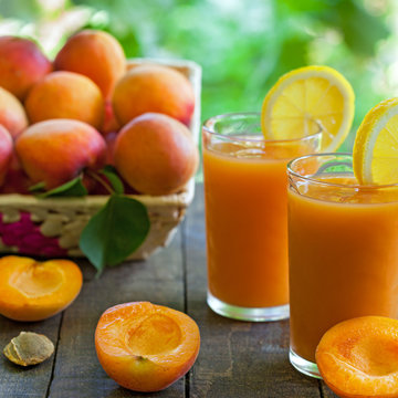 Fresh apricot juices with lemon