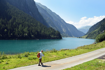 Wanderer im Stillupgrund / Zillertal