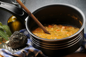Soup cereals and legumes Zuppa cereali e legumi Sopa de granos y legumbres Tahıl ve baklagiller Çorbası 