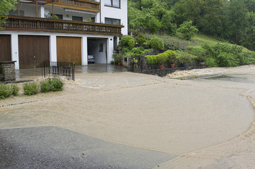 Hochwasser in einem Wohngebiet