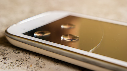 Achtung vor Wasserschaden am Handy