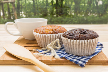 Cupcake Background / Cupcake / Cupcake on Wooden Background