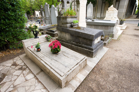 Grave of Simone Signoret and Yves Montand