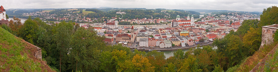 Fototapeta na wymiar Passau am Zusammenfluss von Donau, Inn und Ilz