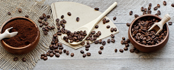 Kaffeefilter mit Bohnen und Filter